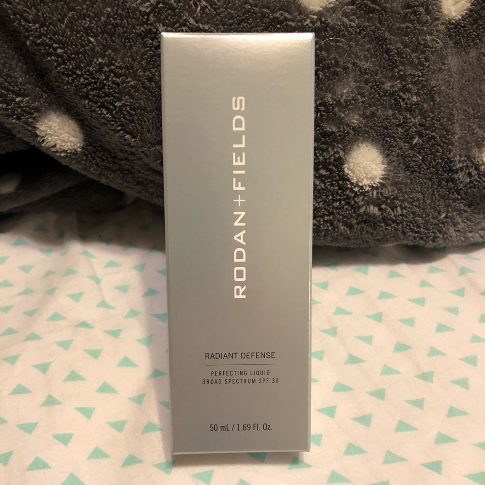 Rodan & Fields Radiant Defense- Shade Almond 5